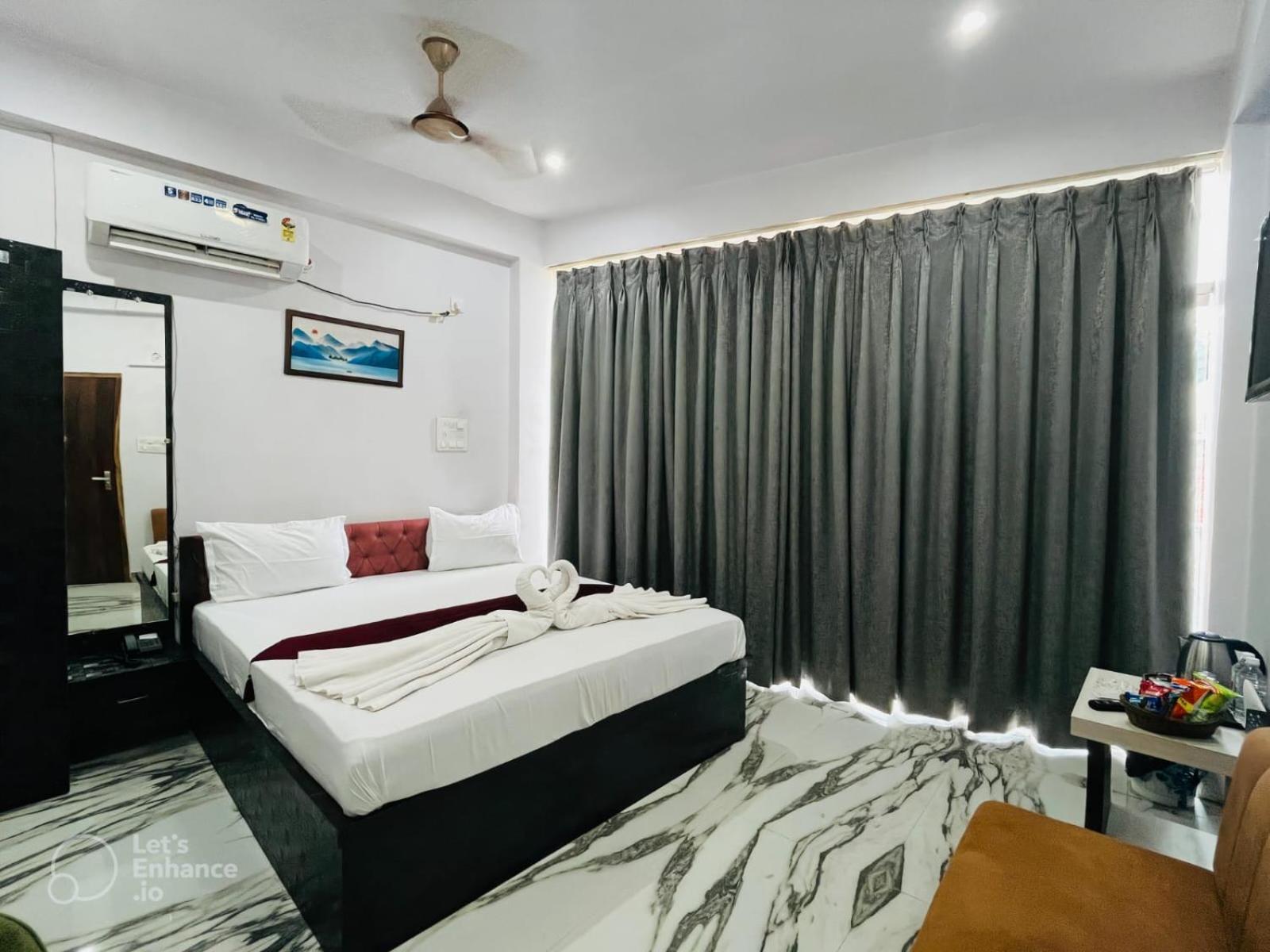 Hotel Vinayak Plaza - Varanasi — Photos 1